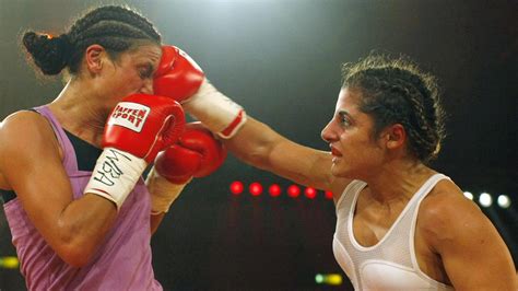 A First For Female Boxer Biniati Shes Fighting A Woman Boxing