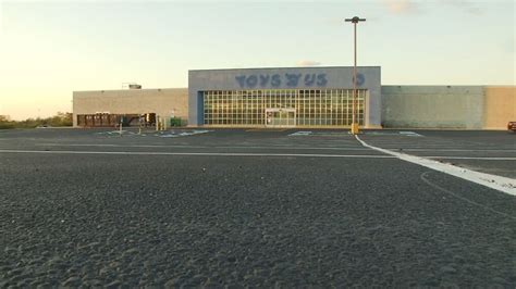 Bobs Discount Furniture To Go In Old Toys R Us Building Wkef