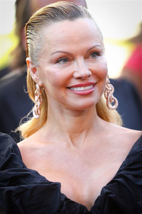 Pamela Anderson New Look Baywatch Star Looks Unrecognisable At Cannes