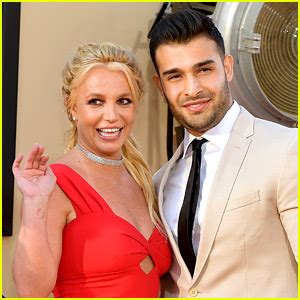 Britney Spears Is Not Engaged To Sam Asghari Despite Ring On That