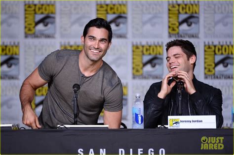 Photo Tyler Hoechlin Talks Superman Supergirl Panel Comic Con 06 Photo 3715769 Just Jared