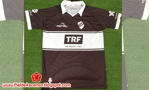 Platense y sus modernas camisetas. La presentación en detalle de la nueva camiseta de ...