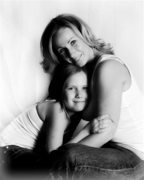 Mother And Daughter Photography Poses Photo Poses Picture Perfect