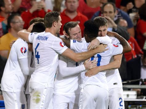 Switzerland Vs England Match Report Danny Welbeck Double Puts Roy