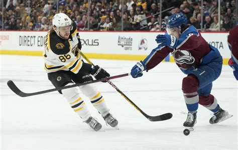 Hall Pastrnak Spark Bruins In 4 0 Win Over Banged Up Avs Whats Up Newp