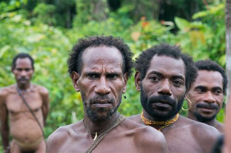 Tribu Caníbal Se Compromete A Consumir Humanos Criados En Libertad El