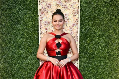 Selena Gomez Golden Globe Red Dress Cleavage Hot Celebs Home