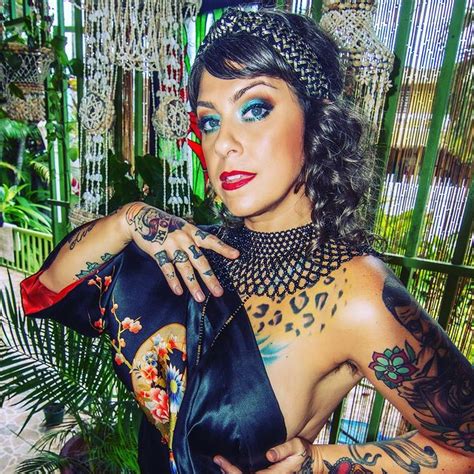 American Pickers Danielle Colby Charges Fans Up To 250 For Foot