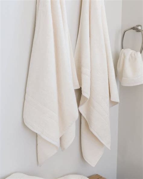 15 Best Bath Towels Of 2022 Comfortable Luxurious Towels