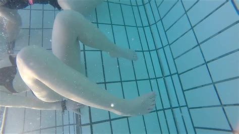 Girl Bikini Very Sexy Open Legs Underwater Pool Hd Porn 4b