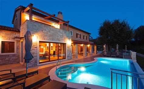 Travelers can enjoy luxurious comfort from a wide range of different villa categories, either located on the beach side or across the road in our royal courtyard setting. Luxury Villa Istria Estate with private pool, golf, tennis ...