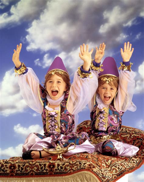 They cooed their way into a television role that would make them worth $150 million each by their 18th birthday. Olsen Twins - foto di bambini famosi foto (3287882) - fanpop