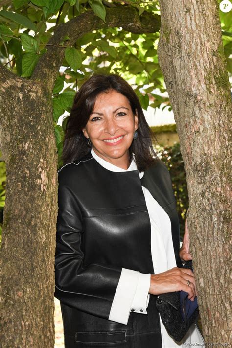 #anne hidalgo #nice idea but would never work here #people would not be able to get to work #and they would lose their jobs. Anne Hidalgo - People à l'ouverture - Festival du film ...
