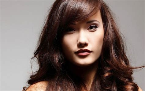 Dalam hal pemilik, pemilik kulit sawo matang harus pandai mengelola pilihan baju berwarna abu tua adalah warna baju yang netral sehingga cocok untuk anda yang bekulit sawo matang. Warna Rambut yang Cocok untuk Kulit Sawo Matang