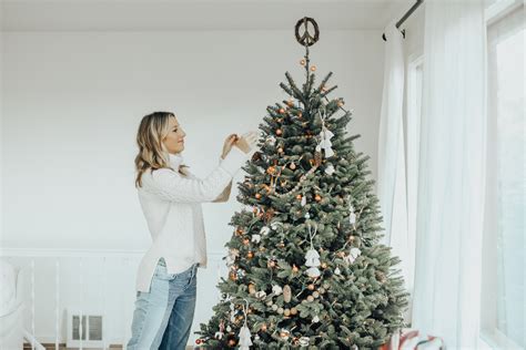 How to Decorate a Bohemian Christmas Tree - Advice from a Twenty Something
