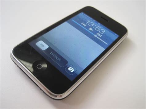 The Iphone 3gs Is Going On Sale And No It Isnt 2009 Cnet