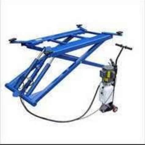 4 post mild steel car lift for servicing 2 4 tons at rs 102000 in jaipur