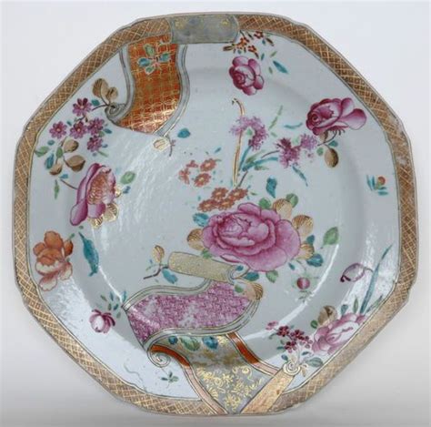 Chinese Export Porcelain Plate With Famille Rose Decoration Qianlong