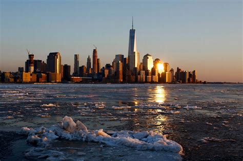 New Yorks Hudson River Freezes Over Daily Record