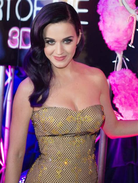 Top 10 World’s Sexiest Female Singers In 2014