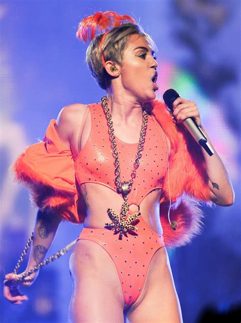 Miley Cyrus Very Sexy Photo Gallery Porn Pics Sex Photos And Xxx S