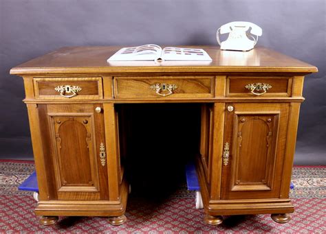 Massivholzmöbel • große auswahl an restaurierten stühlen • handschmeichelnde. Schreibtisch Gründerzeit Nussbaum um 1900 | kohler-antik.de