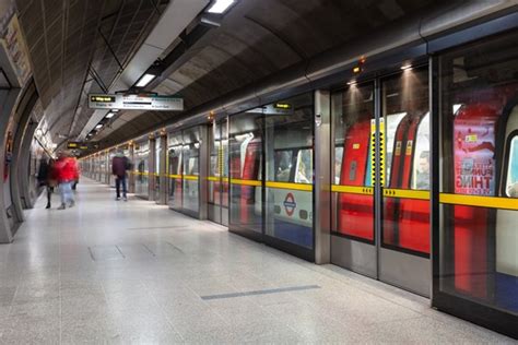 Tfl Press Release First Tunnel Section Of Jubilee Line To Get 4g