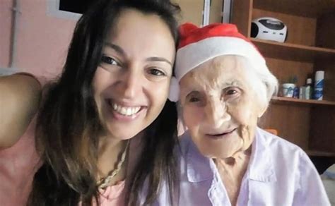 Llevó A Vivir A Su Casa A Su Vecina De 96 Años Y Juntas Preparan