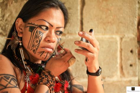Pin De Carol Em Make Up Pinturas Indígena Tatuagens De Arte Corporal