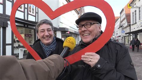 This represents the causative of middle high german geschehen, geschēn (to happen, rush). Lipper schicken Liebesgrüße zum Valentinstag - YouTube