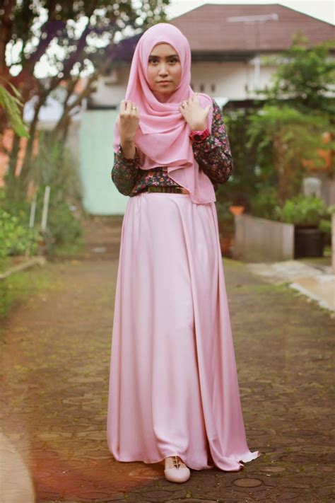popular gadis cantik hijab indonesia