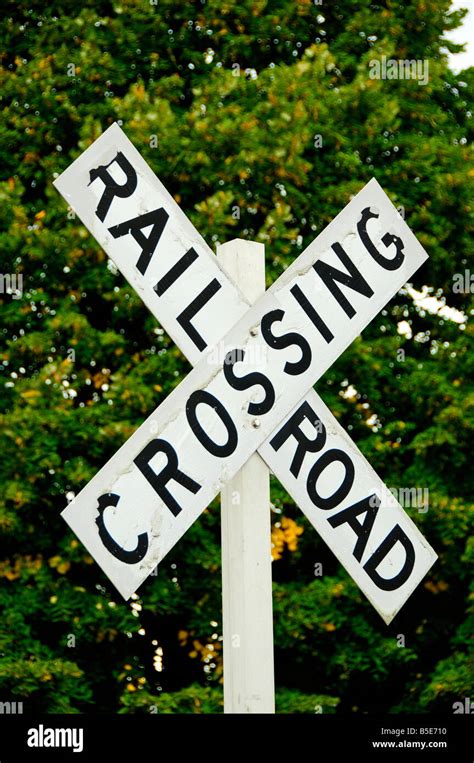 Railroad Crossing Sign Hi Res Stock Photography And Images Alamy