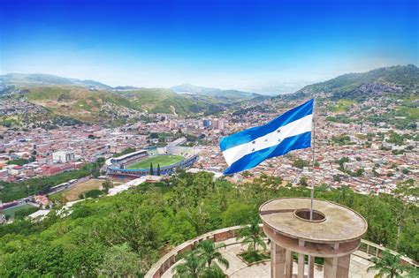 Honduras está dividida geográficamente en 18 departamentos y 298 municipios además de 3731 situada en el centro de la región centroamericana, la república de honduras es el segundo país. Honduras to reopen domestic and international flights ...