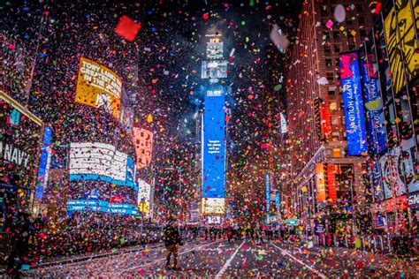 Watch Nyc New Years Eve Ball Drop In Times Square