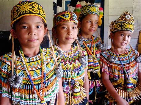 Young Dayak Kenyah Girls Borneo Indonesia Borneo Indigenous