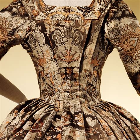 Rate The Dress 1720s Late Baroque Browns The Dreamstress