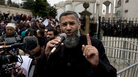Radical Hate Preacher Anjem Choudary Back In Jail After He Breached Bail Conditions Mirror