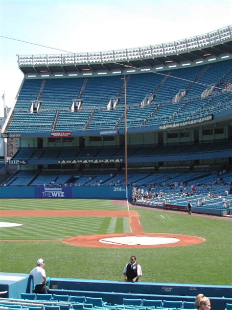 Nyc August 2002 Yankee Stadium Right Field Line