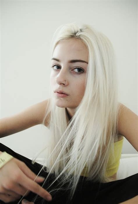 Given my limited salon experience, i thought stylists used aluminum foil and harsh bleach (they don't). White Hair black brows If I was like 80% cooler I would so ...