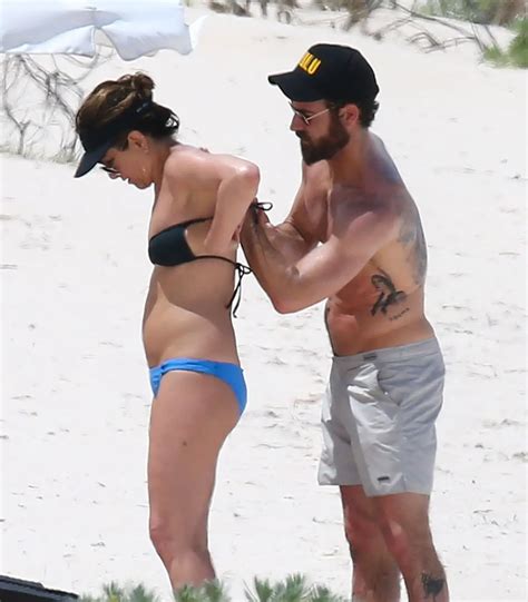 Jennifer Aniston In Bikini At A Beach In Bahamas June Hawtcelebs