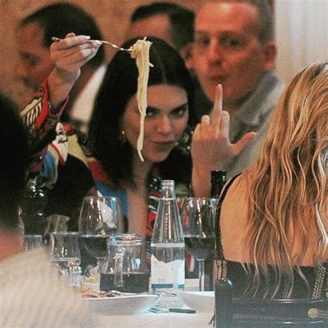 Luxu Class в Instagram Kendall Flipping People Off Is A Whole Mood