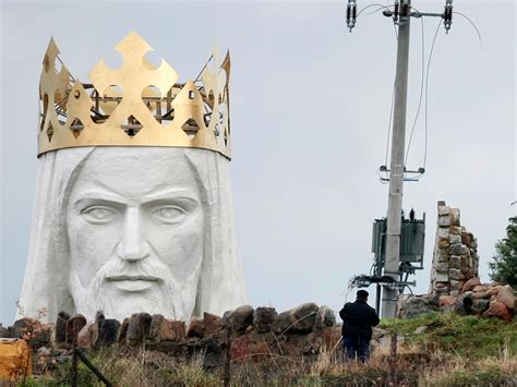 16 Of The Worlds Most Incredibly Huge Statues Business