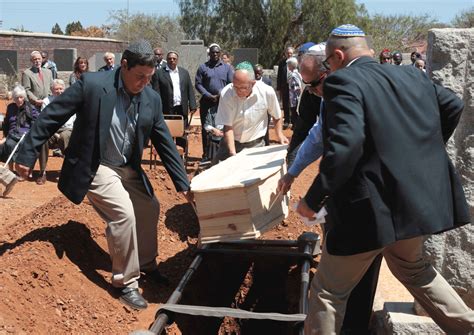 Jewish Traditions For Death Burial And Mourning Rohatyn Jewish Heritage