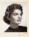 1953 portrait of Jacqueline Bouvier by Horst. | Arty Kennedy ...