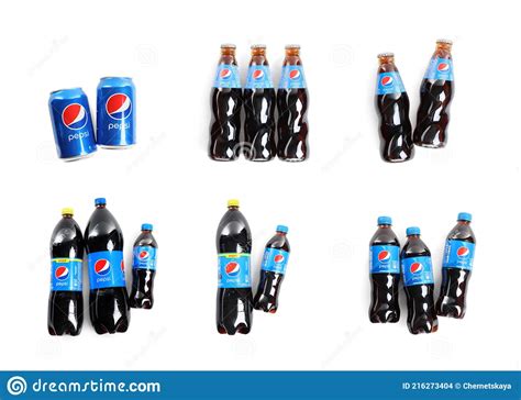 Mykolaiv Ucrania Febrero Botellas Y Latas De Pepsi Sobre Fondo Blanco Vista Superior