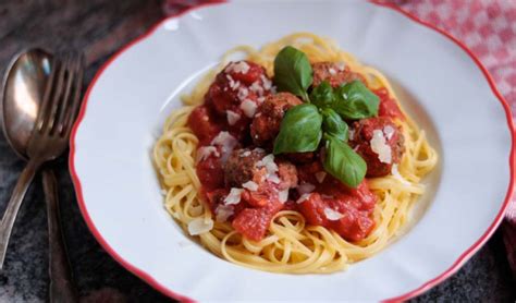 Food Recipe Tutorials Spaghetti Met Gehaktballetjes In Tomatensaus Hot Sex Picture