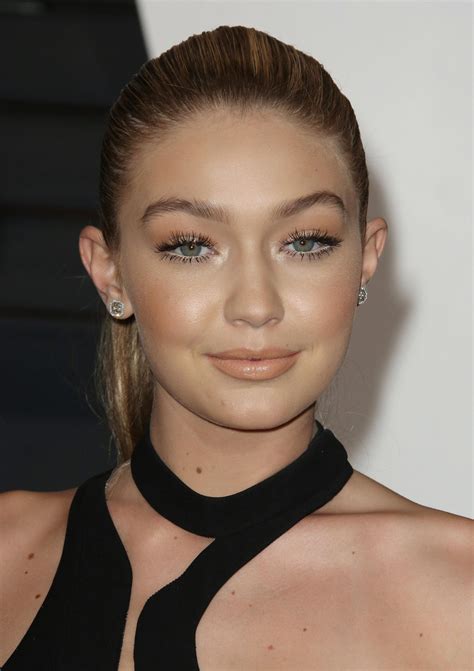 This Outfit Proves Gigi Hadid Is Just Like You Gorgeous Makeup Round