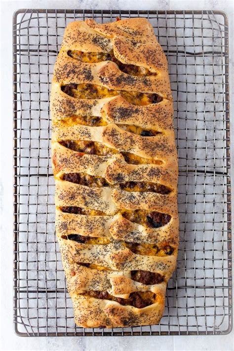 Cook, turning, until browned on all sides, 2 to 3 minutes. Easy Ground Beef and Cheese Stromboli | Recipe | Cheese ...