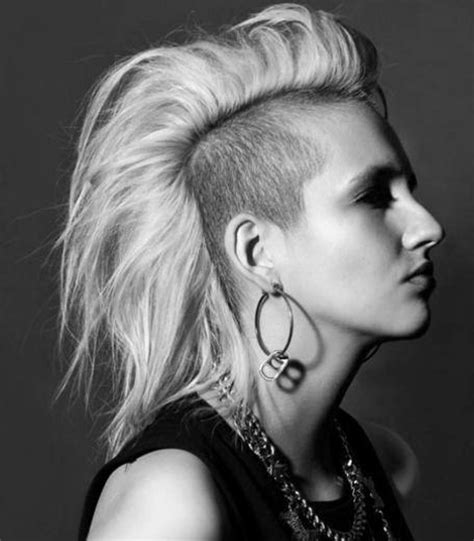 21 Steal More Attention By Splashing Your Punk Hairstyle In Wild Colors Hairstyles For Women