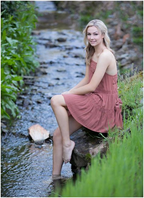 Lauren Gode Senior Portraits In 2019 Senior Girl Photography Girl